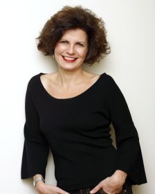 Dana Micucci Headshot